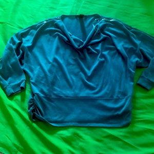 Beautiful top with zipper shoulders